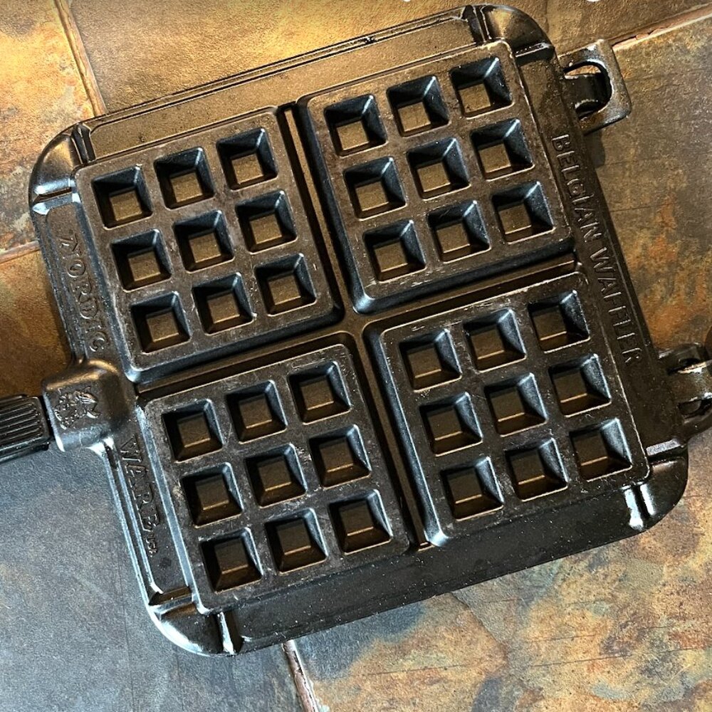Nordic Ware Cast Aluminum Stovetop Waffle Iron‎ Maker
